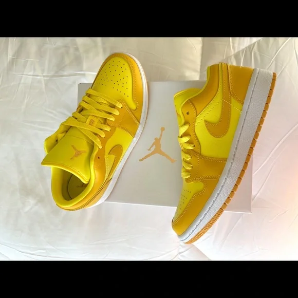 Jordan 1 Low - Picture 6 of 11